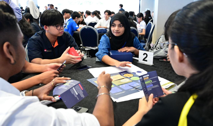 New-card-game-for -youth-to-discuss-local-foreign-relations