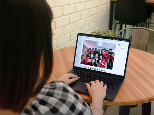blossomingtogether-erinaoh-profile-laptop-photo
